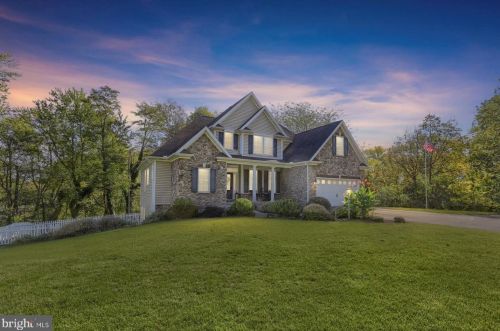 101 Shatto Dr, Carlisle PA  17013-2120 exterior