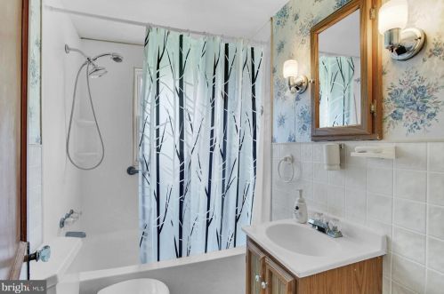 1550 Trindle Rd, Carlisle PA  17015-9759 exterior