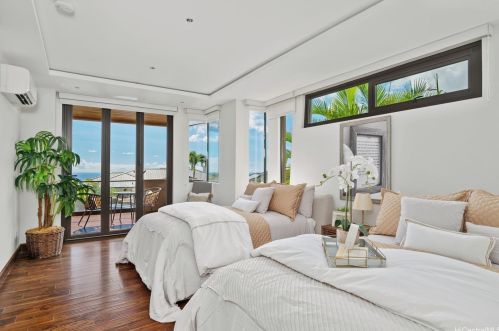 198 Kokololio Pl, Honolulu, HI 96821-2562