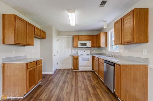 3351 Glen Summit Ln, Lithonia, GA 30039-7603