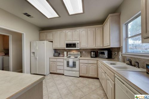 115 Parkridge Cir, Seguin TX 78155-7157 exterior