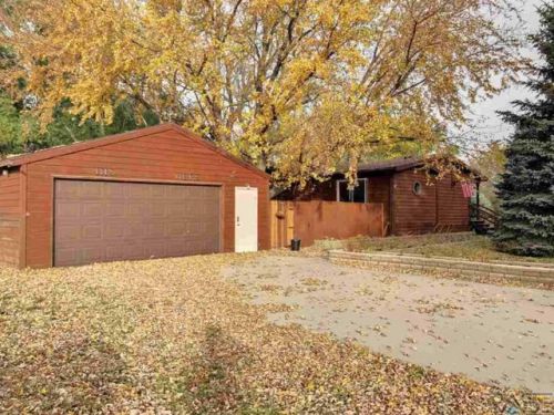 1301 Broadway St, Centerville SD  57014-2212 exterior