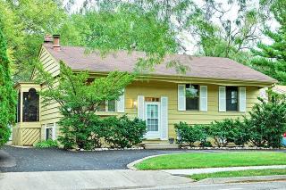 21 Schoenbeck Rd, Wheeling, IL 60090-4447