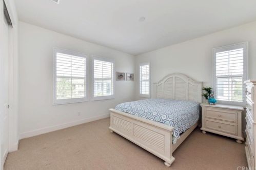 73 Gainsboro, Irvine CA  92620-2187 exterior