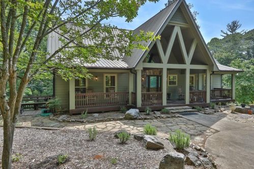 1328 Newport Dr, Ellijay, GA 30540-5583
