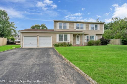 102 Hailey Ct, Lakehurst, NJ 08759-6216