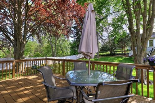 52 Housatonic Ave, Milford, CT 06460-3416