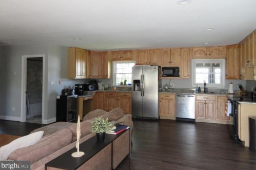 8376 Dunn Rd, Riviera Beach, MD 21122-4710