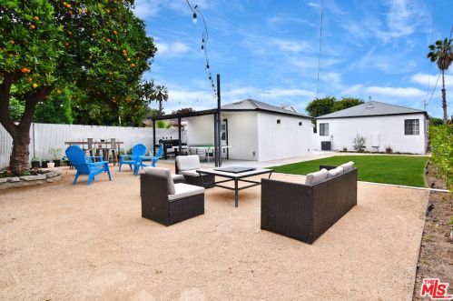 15220 Morrison St, Van Nuys CA  91403-1503 exterior