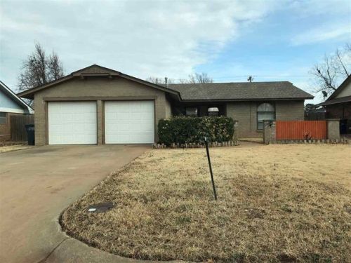 905 Freeland Dr, Enid, OK 73701-7679