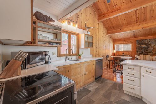 13584 Moraine Rd, Truckee CA  96161-3837 exterior