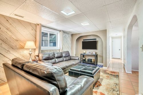 2460 Woodchuck Way, Sandy UT 84093-2770 exterior