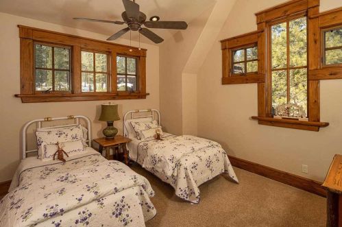 10237 Dick Barter, Truckee CA  96161-5172 exterior