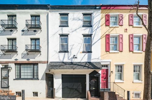 339 Hicks St, Philadelphia, PA 19102-4906