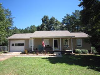 1791 Rays Church Rd, Bishop, GA 30621-1209