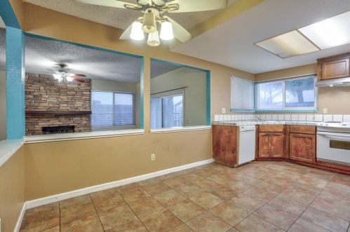 725 Bennington Ave, Turlock CA 95382-0306 exterior