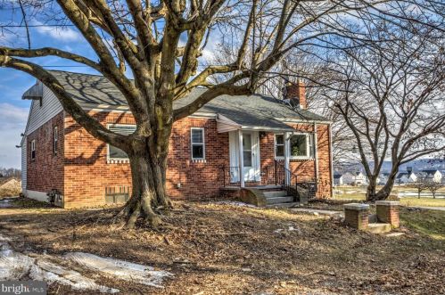 2442 Ridgewood Rd, York, PA 17406-7907