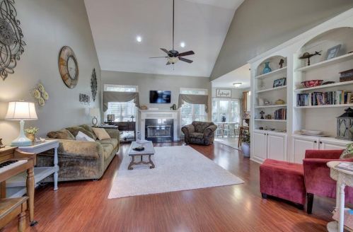 1242 Commonwealth Ave, Marietta, GA 30064-3750