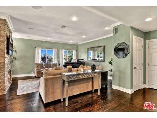4957 Matula Dr, Los Angeles, CA 91356-4005