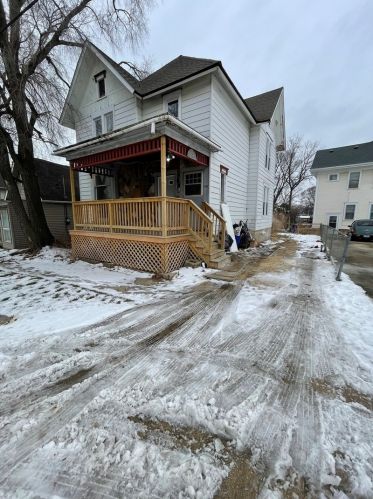314 Salem St, Rockford, IL 61103-6243