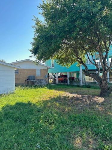3309 Kleinmann Ave, Galveston, TX 77551-1632