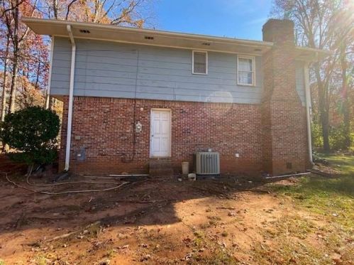 1589 Whisperwood Trl, Stone Mountain, GA 30088-1811