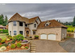 260 Chardonnay St, Dundee, OR 97115-1009