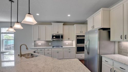 1473 Clover Preserve Ln, Chaska, MN 55318-3240
