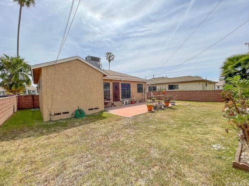 15757 Visalia Ave, Compton, CA 90220-3340