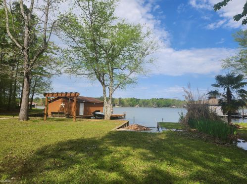 126 Village Ln, Mayfield, GA 31087-4533