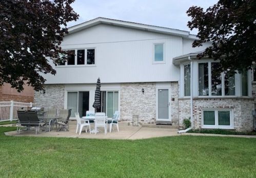 904 Pfingsten Rd, Glenview, IL 60025-3763