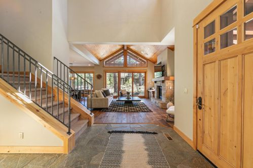 10251 Valmont Trl, Truckee CA  96161-2078 exterior