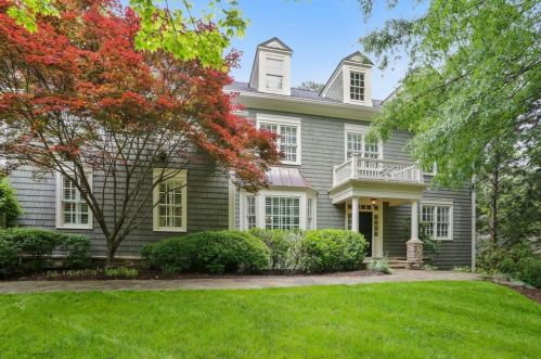 4453 Jett Rd, Atlanta, GA 30327-3563