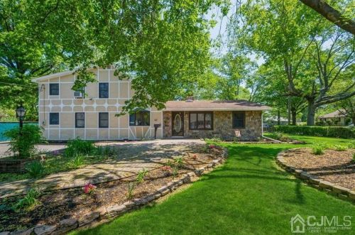 60 Hollywood Ave, Metuchen, NJ 08840-2114