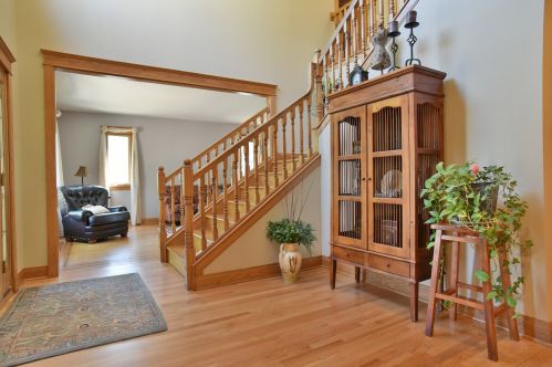 1001 Wildwood Ln, Mount Prospect, IL 60056-6404
