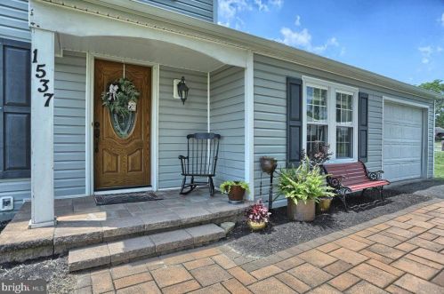 1537 Ridgeview Ln, Harrisburg, PA 17110-2961