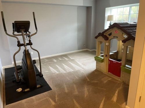 1249 Alta Vista Dr, Pingree Grove IL  60140-2057 exterior