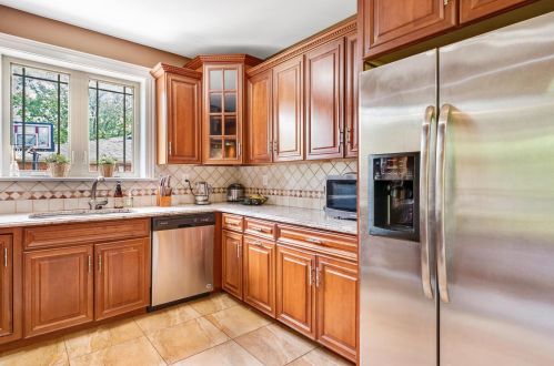 7851 Oleander Ave, Niles IL  60714-3155 exterior