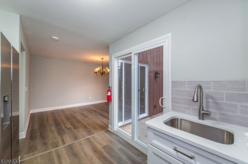 142 Nottingham Sq, Hackettstown NJ  07840-4236 exterior