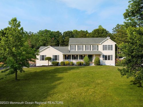 3 Jhan Dr, Jackson Twp, NJ 08527-4545