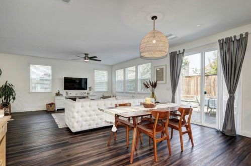 9979 Asilomar Ln, Elk Grove CA  95757-2549 exterior