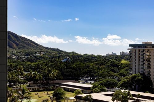 300 Wai Nani Way, Honolulu HI 96815-3961 exterior