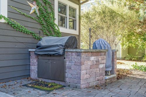 2332 Fieldstone Curv, Saint Paul MN  55129-6218 exterior