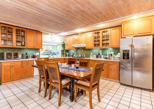 4890 Crest Ave, Riverside CA  92503-2942 exterior