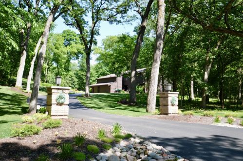 11755 Moore Woods Rd, The Ledges, IL 61073-7533