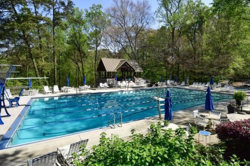 1066 Hedge Rose Ct, Atlanta GA  30324-2781 exterior