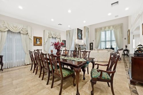 1468 Hillside Dr, Glendale CA  91208-2417 exterior