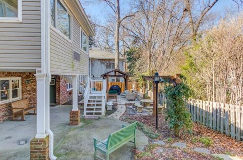 2721 Log Cabin Dr, Atlanta GA  30339-1546 exterior