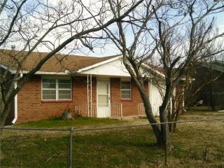 206 Farris Dr, Earlsboro, OK 74840-9501