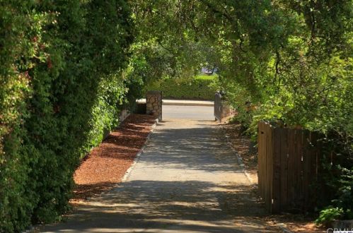 3113 Sparr Blvd, Glendale CA  91208-1829 exterior